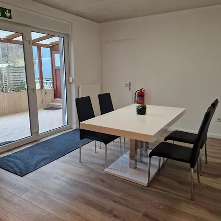 Zentrale Ideal Fuer Monteure, Messe & Urlaub *