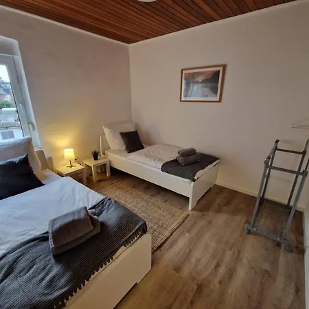 Zentrale Ideal Fuer Monteure, Messe & Urlaub * Siegburg