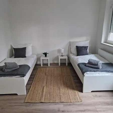 Zentrale Ideal Fuer Monteure, Messe & Urlaub * Siegburg