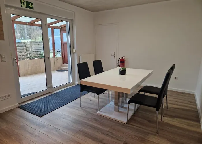 Zentrale Ideal Fuer Monteure, Messe & Urlaub *