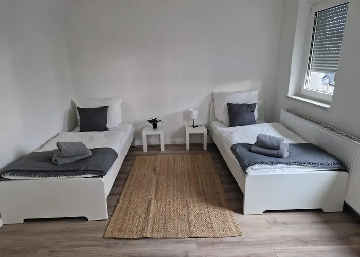 Zentrale Ideal Fuer Monteure, Messe & Urlaub * Siegburg